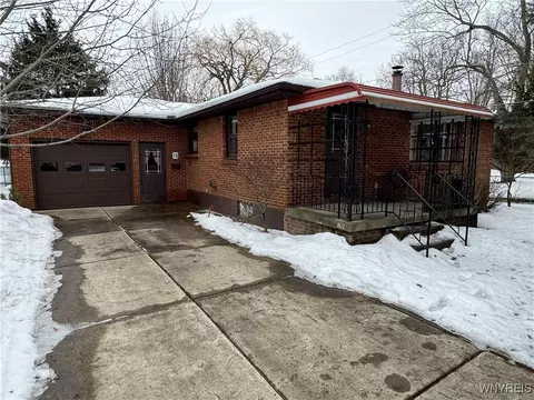 13 Lynnette Ct, Cheektowaga, NY 14227