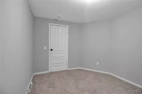 Bedroom - 413 14th St, Buffalo, NY 14213 photo 9 of 11