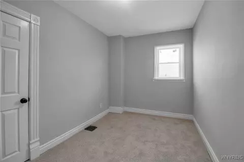 Bedroom - 413 14th St, Buffalo, NY 14213 photo 5 of 11