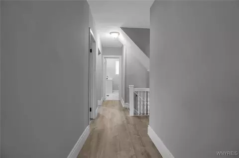Entry Way - 413 14th St, Buffalo, NY 14213 photo 3 of 8