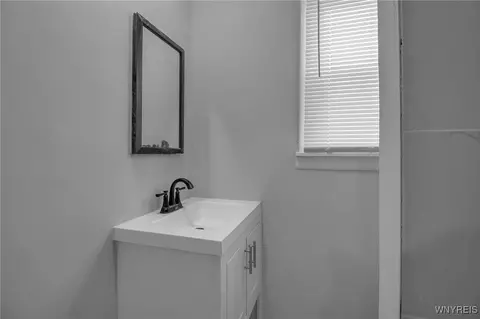 Bath - 413 14th St, Buffalo, NY 14213 photo 3 of 4