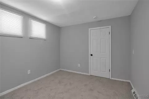 Bedroom - 413 14th St, Buffalo, NY 14213 photo 7 of 11