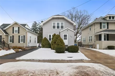 733 91st St, Niagara Falls, NY 14304