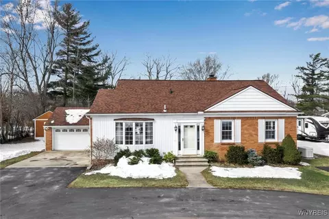 148 Hopkins Rd, Amherst, NY 14221