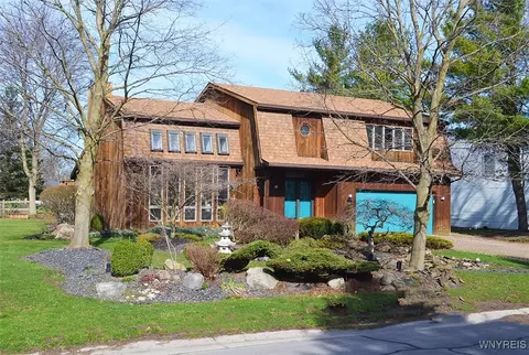 11 Allanview Dr, Batavia, NY 14020