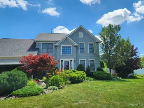 6725 Cortland Dr, Pendleton, NY 14120