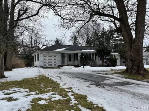 8315 Hirschwood Dr, Buffalo, NY 14221