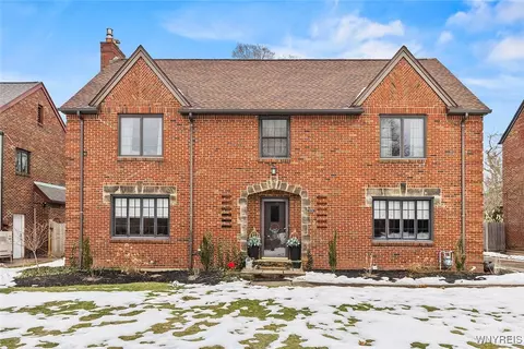 175 Greenaway Rd, Amherst, NY 14226