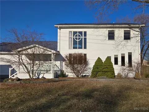 6944 Sy Rd, Wheatfield, NY 14304