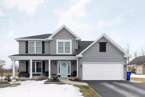 22 Vista Ct, West Seneca, NY 14224