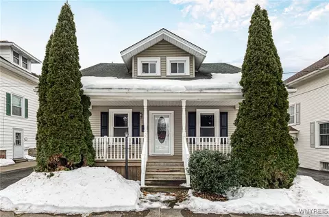 15 Rogers Ave, Lockport, NY 14094