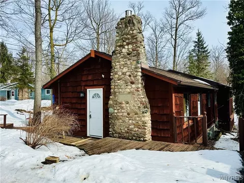 8693 Hawkins Hollow Rd, Batavia, NY 14020