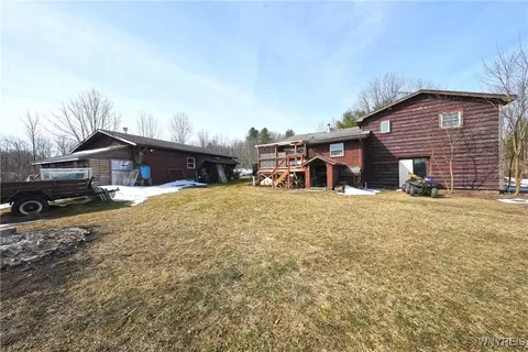 7703 Lewis Rd, Holland, NY 14080
