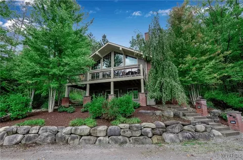 6758 Holiday Valley Rd, Ellicottville, NY 14731