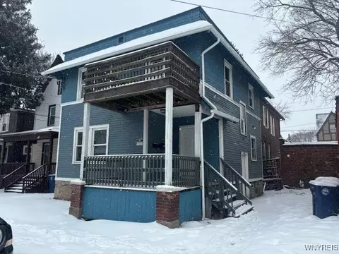 709 Townsend Pl, Niagara Falls, NY 14301