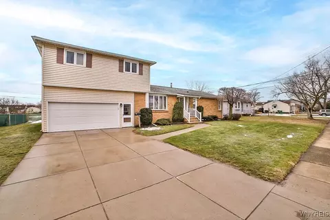 4257 Salem Dr, Buffalo, NY 14219