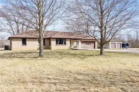 5883 Bowmiller Rd, Lockport, NY 14094