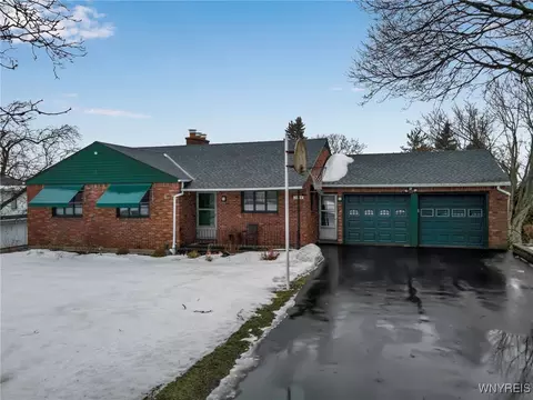 2859 Upper Mountain Rd, Sanborn, NY 14132