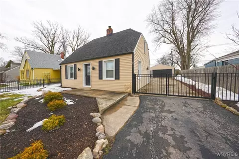115 Koenig Rd, Tonawanda, NY 14150