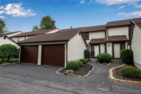1205 Charlesgate Cir, East Amherst, NY 14051