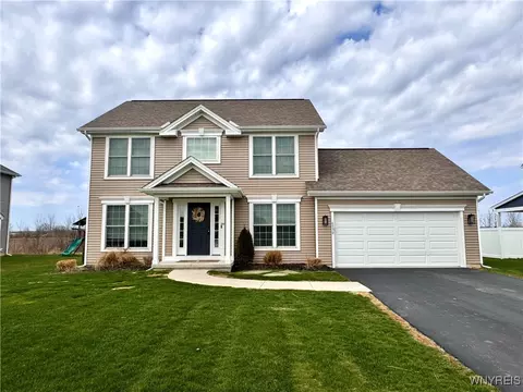 6530 Rebecca Rd, Lockport, NY 14094