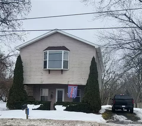 2970 Upper Mountain Rd, Cambria, NY 14132