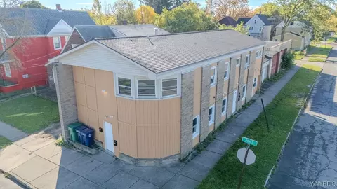 1703 Pierce Ave, Niagara Falls, NY 14301