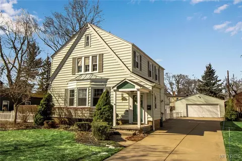 255 Darwin Dr, Amherst, NY 14226