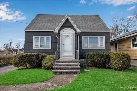 24 Aberdeen St, Cheektowaga, NY 14225