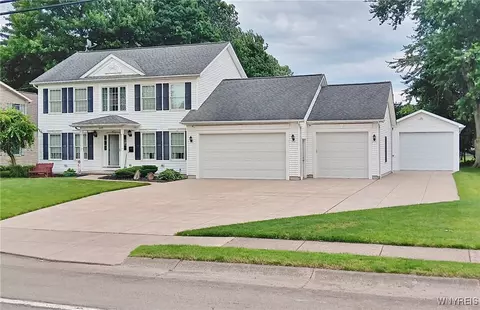 445 Lockport St, Porter, NY 14174
