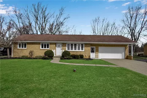 198 Westwood Rd, Lancaster, NY 14086