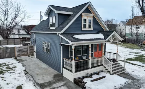 38 18th St, Buffalo, NY 14213