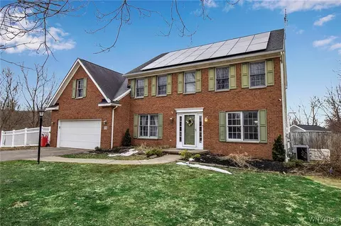 7158 Boston State Rd, Hamburg, NY 14075