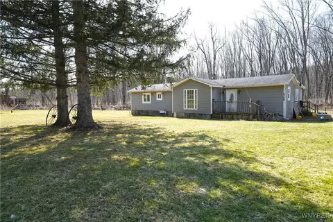 7326 Old State Rd, Covington, NY 14525