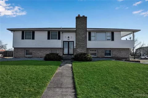 303 Wadsworth Ct, Tonawanda, NY 14150