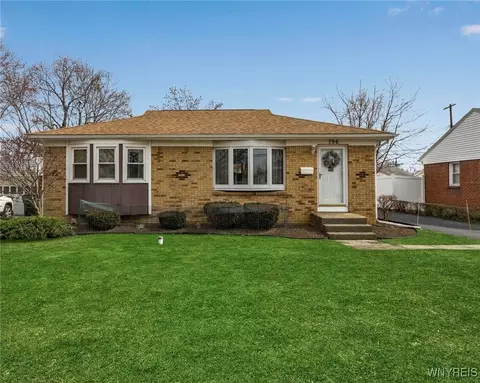 796 Sherwood Ct, Depew, NY 14043
