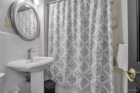 Bath - 440 Falls Rd, Aurora, NY 14170 photo 1 of 2