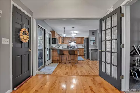 Entry Way - 440 Falls Rd, Aurora, NY 14170 photo 3 of 4
