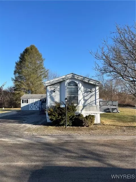 30 Green Valley Ests, Great Valley, NY 14741