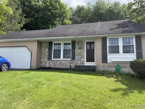 28 Deacon Dr, Arcade, NY 14009