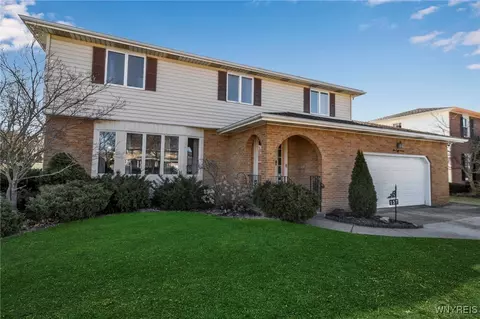 157 Presidents Walk, Amherst, NY 14221