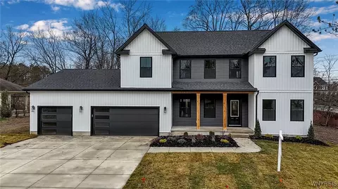 4 Laurel Ln, Amherst, NY 14221