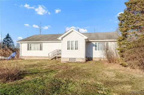 862 Two Rod Rd #S, Marilla, NY 14102
