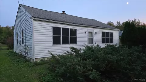 2035 Transit Rd, Elma, NY 14059