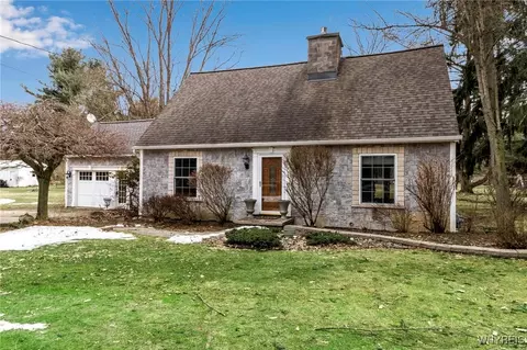 1168 Grover Rd, Aurora, NY 14052