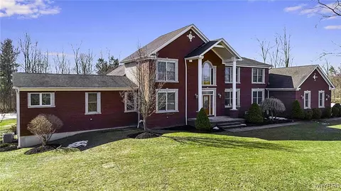 5403 Armor Duells Rd, Orchard Park, NY 14127