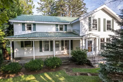 206 Elk St, Springville, NY 14141