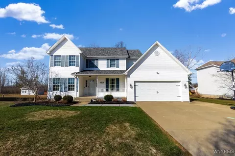 78 Pellamwood Ct, Grand Island, NY 14072