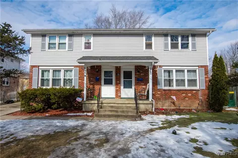 9 W Summerset Ln, Amherst, NY 14228