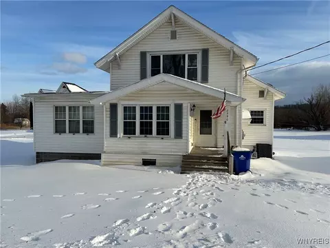 2390 Ridge Rd, Ransomville, NY 14131